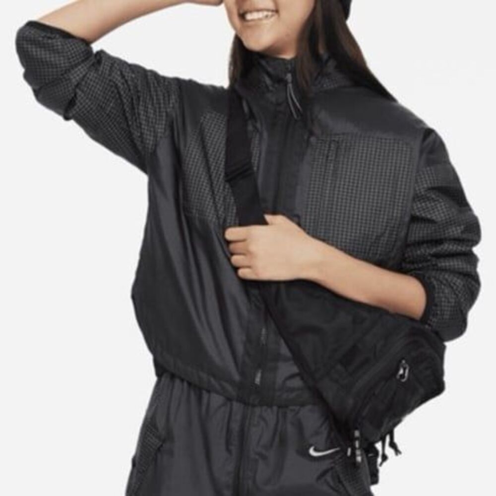 Nike Sportswear Therma-FIT Repel Big Kids' (Girls') Shirt-Jacket in Black L EUC